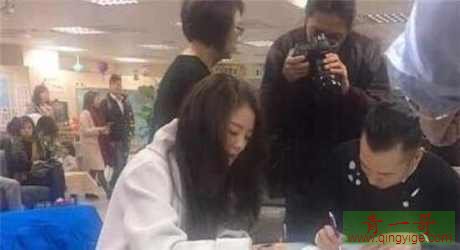 安以轩老公陈荣炼每月给前妻8万生活费，网友：是假豪门还是真抠门？